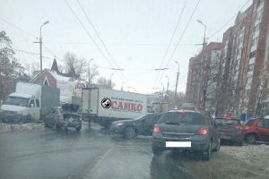 В Пензе авария на Южной поляне спровоцировала огромную пробку