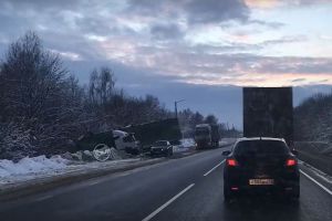 Опубликовано видео с места аварии с фурой на трассе в Пензенской области