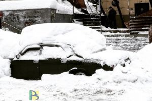 Полицейские задержали кузнечанина, который залез погреться в чужую машину