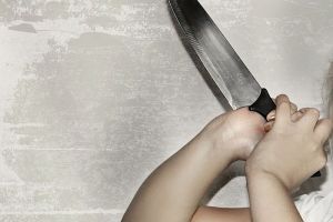 В Пензе сожительница воткнула нож в живот возлюбленному
