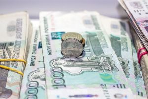 В Каменском районе продавец-консультант присвоила деньги из кассы магазина