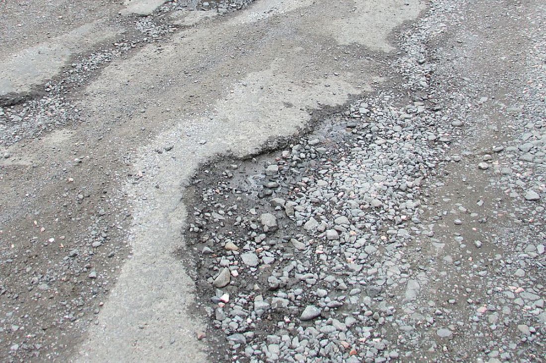 Водители сняли на видео разрушающийся участок федеральной трассы под Пензой