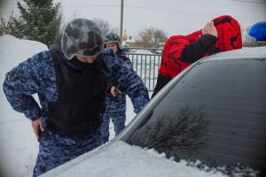 Росгвардейцы задержали двух мужчин, избивших пензенца