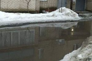 В Пензе показали лужу, которую невозможно обойти