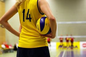 Жителей Каменки приглашают поболеть за женские команды на первенстве по волейболу