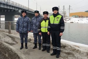 В Пензе спасли тонувшую в ледяной реке женщину