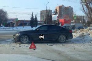 В Пензе иномарка вылетела с дороги после жесткого ДТП