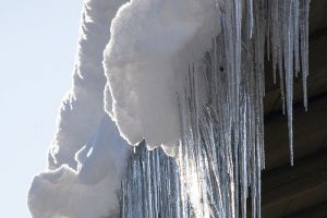 В Пензе после падения наледи на женщину возбуждено уголовное дело