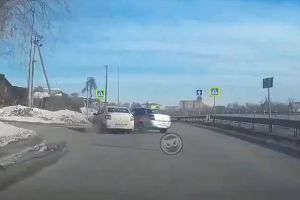 Момент аварии на Набережной реки Мойки в Пензе сняли на видео