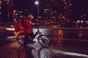 Пензенский курьер пострадал от чрезмерной клиентоориентированности