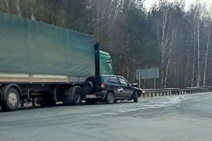 На трассе в Пензенской области внедорожник столкнулся с фурой