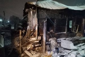 Появились фото с места смертельного пожара в Вадинске