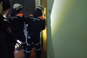 В доме на проспекте Строителей мужчина неадекватно себя вел и беспокоил соседей