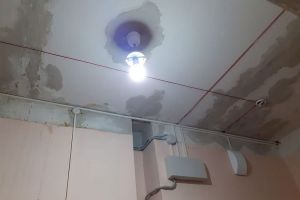 В Пензенской области на малышей в детском саду течет вода из-за дырявой крыши