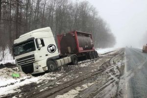 В Пензенской области с трассы вылетел большегруз