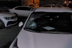 В пензенском районе ГПЗ вандалы повредили вход в магазин и два автомобиля