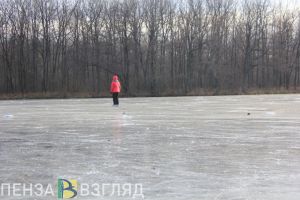 В Пензе с дрейфующего льда спасены 53 рыбака