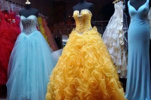 Продажа выпускного платья обернулась убытками для 19-летней пензячки