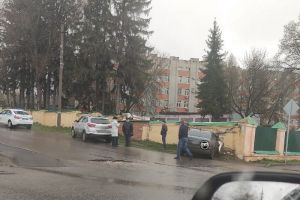 К месту столкновения двух иномарок в Пензе прибыли сотрудники ГИБДД