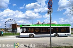 Тестирование троллейбуса, назальная вакцина и падение дерева на авто: новости за 26 апреля