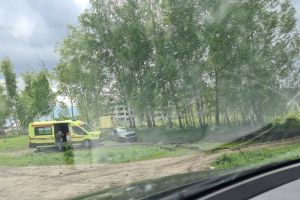 «Скорая» прибыла к месту ДТП с вылетевшей с дороги машиной под Пензой