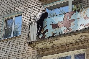 Пензенские спасатели помогли сорвавшемуся с высоты мужчине