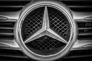 В Кузнецком районе мужчина догнал похищаемый у него «Mercedes-Benz»