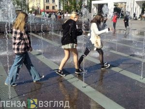 Первый день работы пензенского светомузыкального фонтана. Фотогалерея