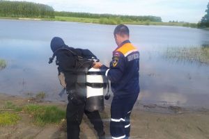 Тело утонувшего мужчины в Пензе искали спасатели-водолазы
