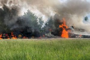 В результате ДТП на М-5 с фурой, бензовозом и трактором один человек погиб