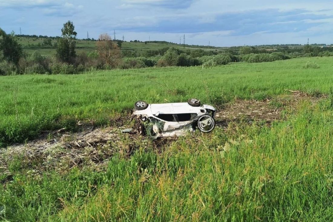 В Пензенской области опрокинулся и разбился легковой автомобиль