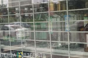 Мужчина и две дамы из Сердобска сообразили на троих за счет пензенского магазина