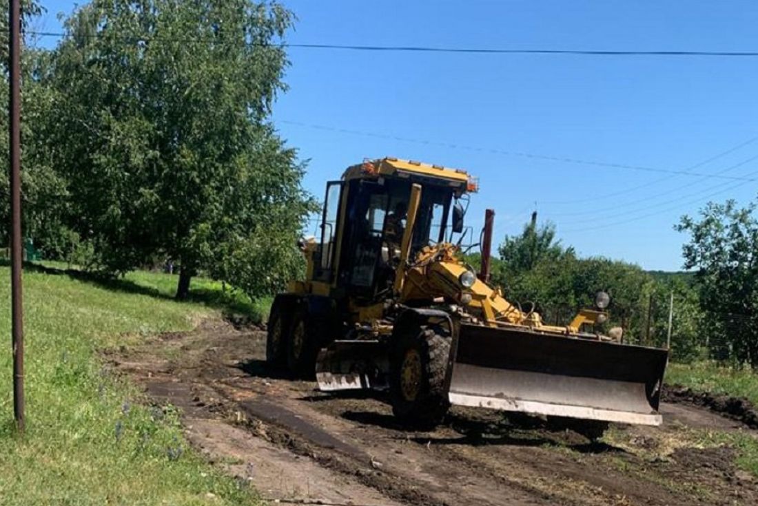 В Сердобском районе проводят грейдирование поселковых дорог