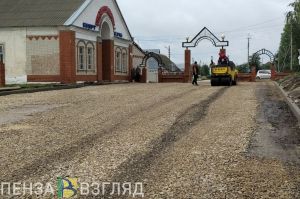В Р. Камешкире по программе «Формирование комфортной городской среды» обустраивают спортплощадку