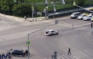 Пензенцы сообщают об аварии с участием «Яндекс Такси»