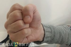 На улице Суворова в Пензе мужчина напал на пенсионерку