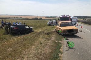 Опубликованы фото с места жесткой аварии в Мокшанском районе, где пострадали пятеро