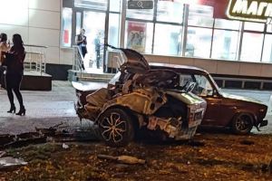Опубликовано видео с места ДТП в Пензе, где напополам разорвало «Mercedes»