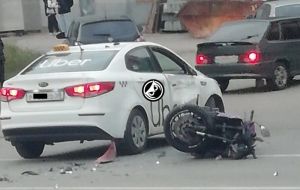 На улице Кижеватова в Пензе случилось ДТП с такси и мотоциклом