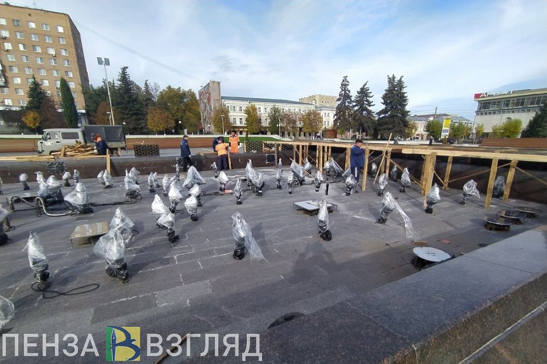 В Пензе приступили к консервации фонтана на зиму