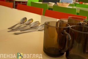Пензенцев интересует, дают ли ученикам вчерашнюю еду и почему салаты в школе не заправляют майонезом