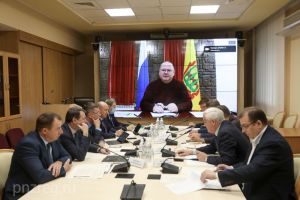 Олег Мельниченко потребовал обеспечить детей-сирот жильем в намеченные сроки
