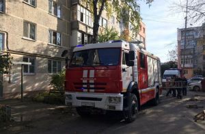 Во время пожара в пензенской многоэтажке двоих спасли, десятерых эвакуировали