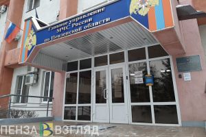Ночной пожар в Кузнецке тушили шесть сотрудников МЧС