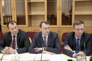 Мельниченко заявил, что поддержку семьям мобилизованных надо оказывать на постоянной основе
