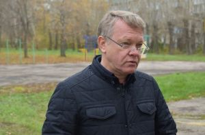 Мэр Басенко проверил выполнение ремонтных работ в школе №25