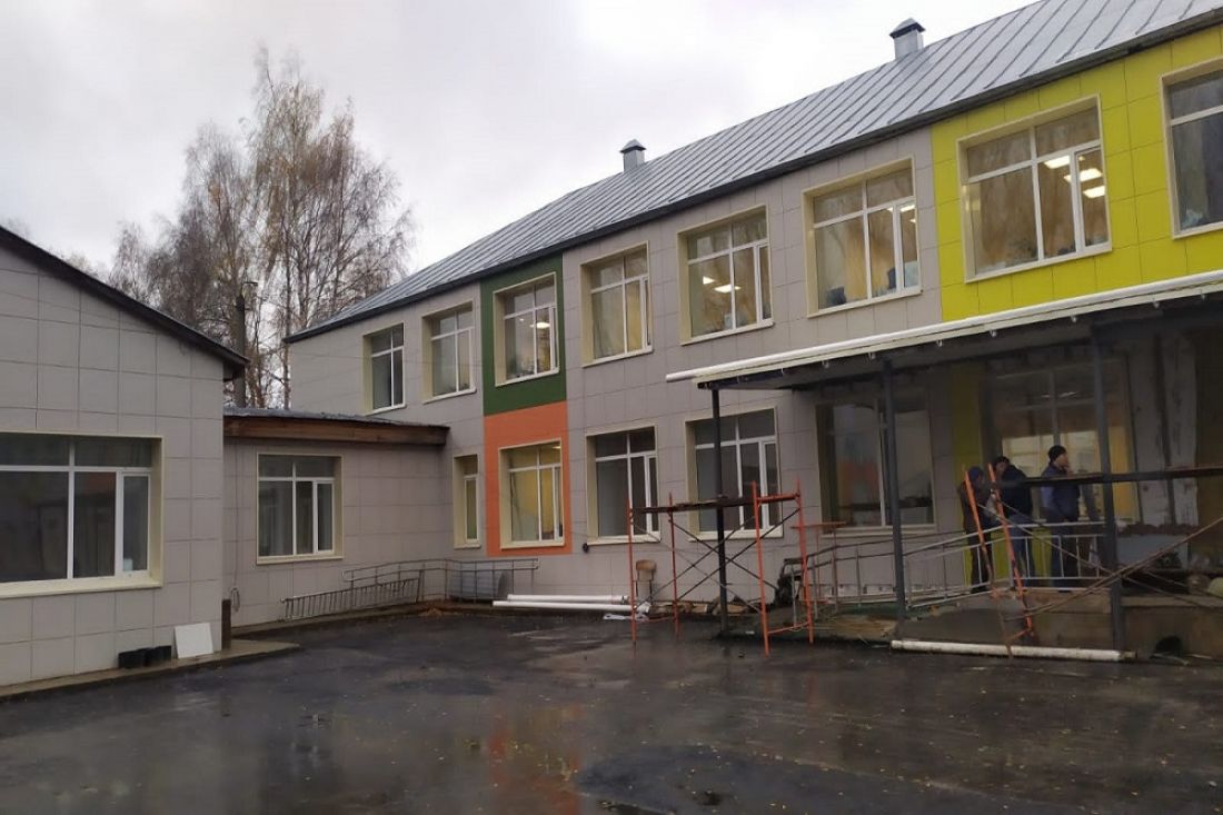 Гришаев проинспектировал выполнение ремонтных работ в Нижнеломовской школе-интернате