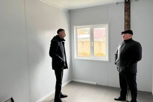 Зампред пензенского правительства оценил ход строительства поликлиники в Чаадаевке