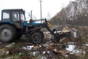 В Пензе убрали мусор вдоль дороги, ведущей к Восточному кладбищу