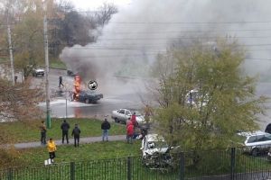 На Южной поляне в Пензе после ДТП загорелась «Волга»